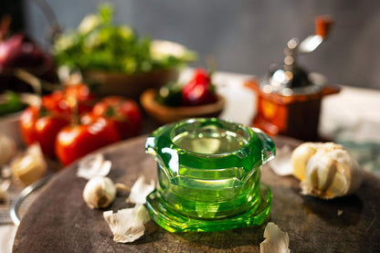 Effortless Prep: Multi-Functional Manual Garlic & Herb Twister Mincer 🧄✨
