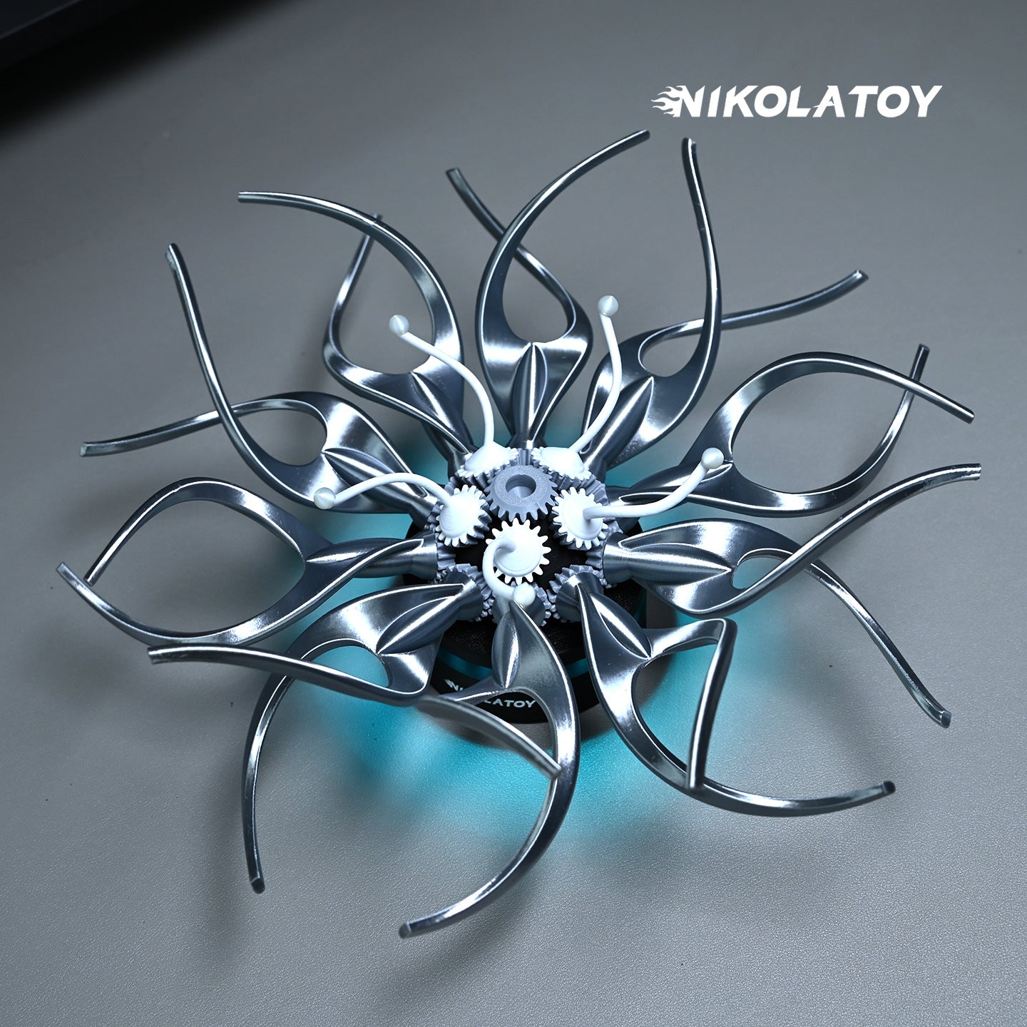 Gear & Petals: The Ultimate Kinetic Desk Sculpture & Ambient Decor 💡⚙️